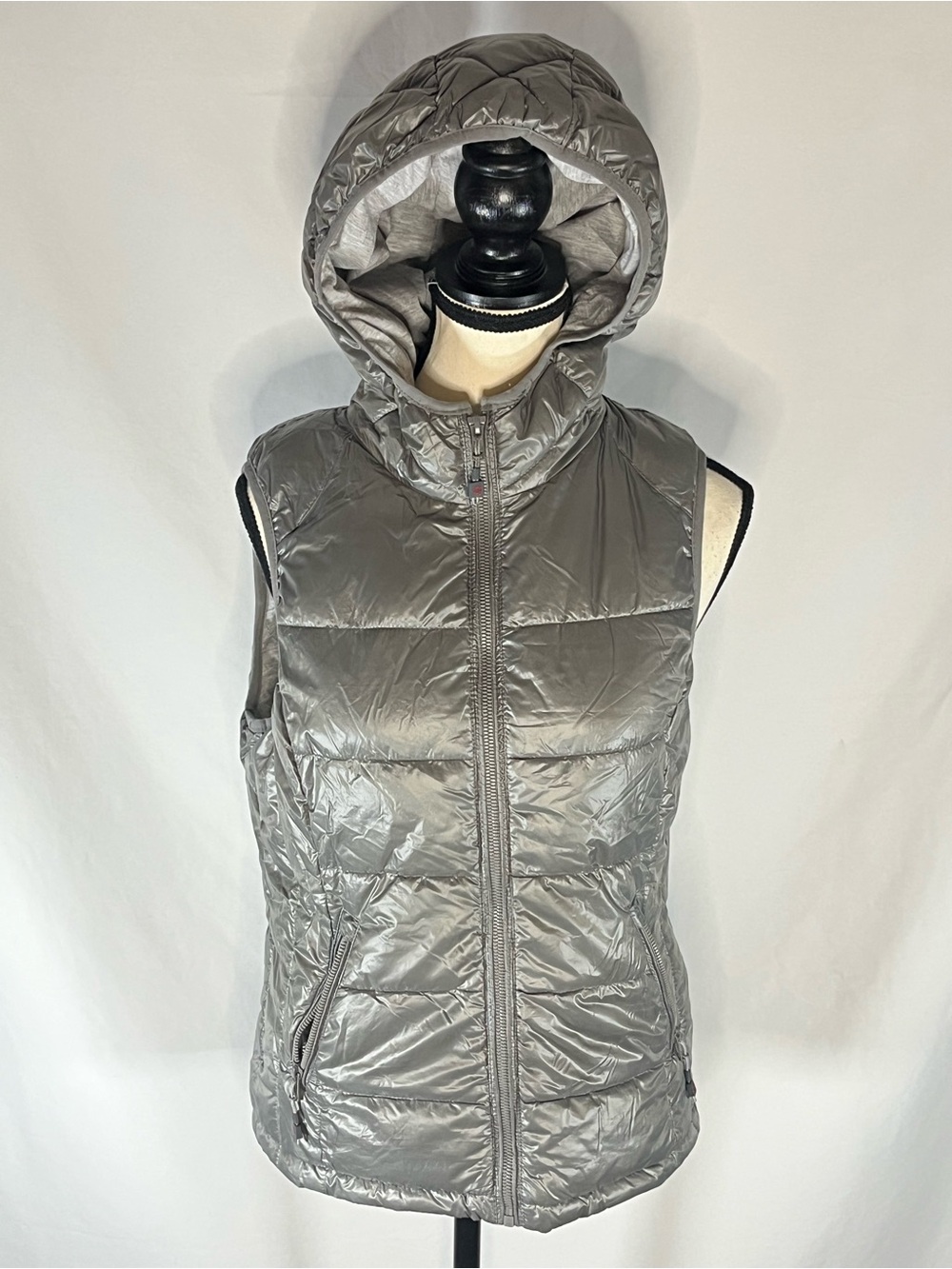 Tangerine Women's Metallic Silver Hooded Full Zip Quilted Puffer Vest Small